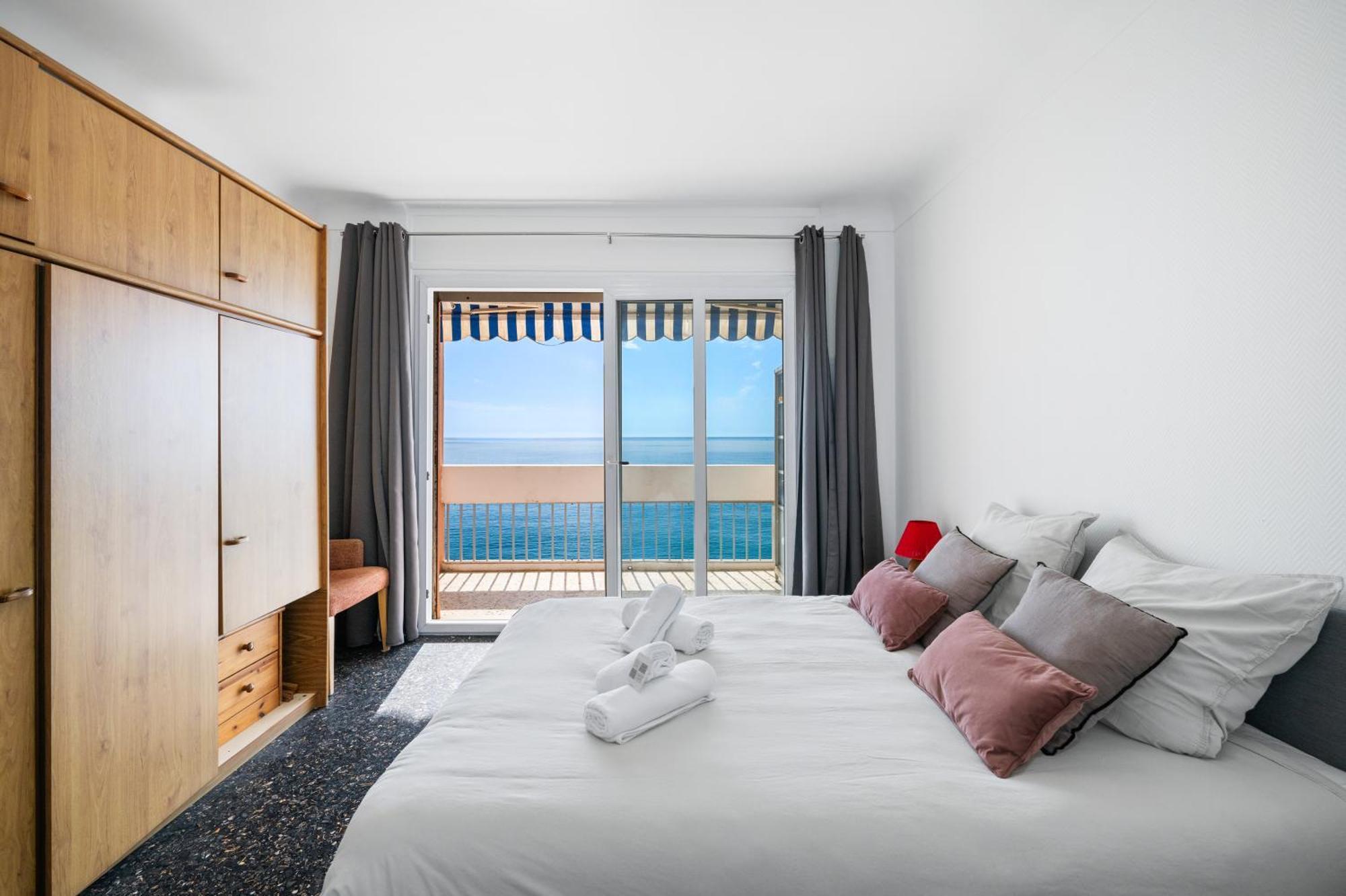 Le Panorama -Vue Exceptionnelle - Dernier Etage - Front De Mer Menton Kültér fotó