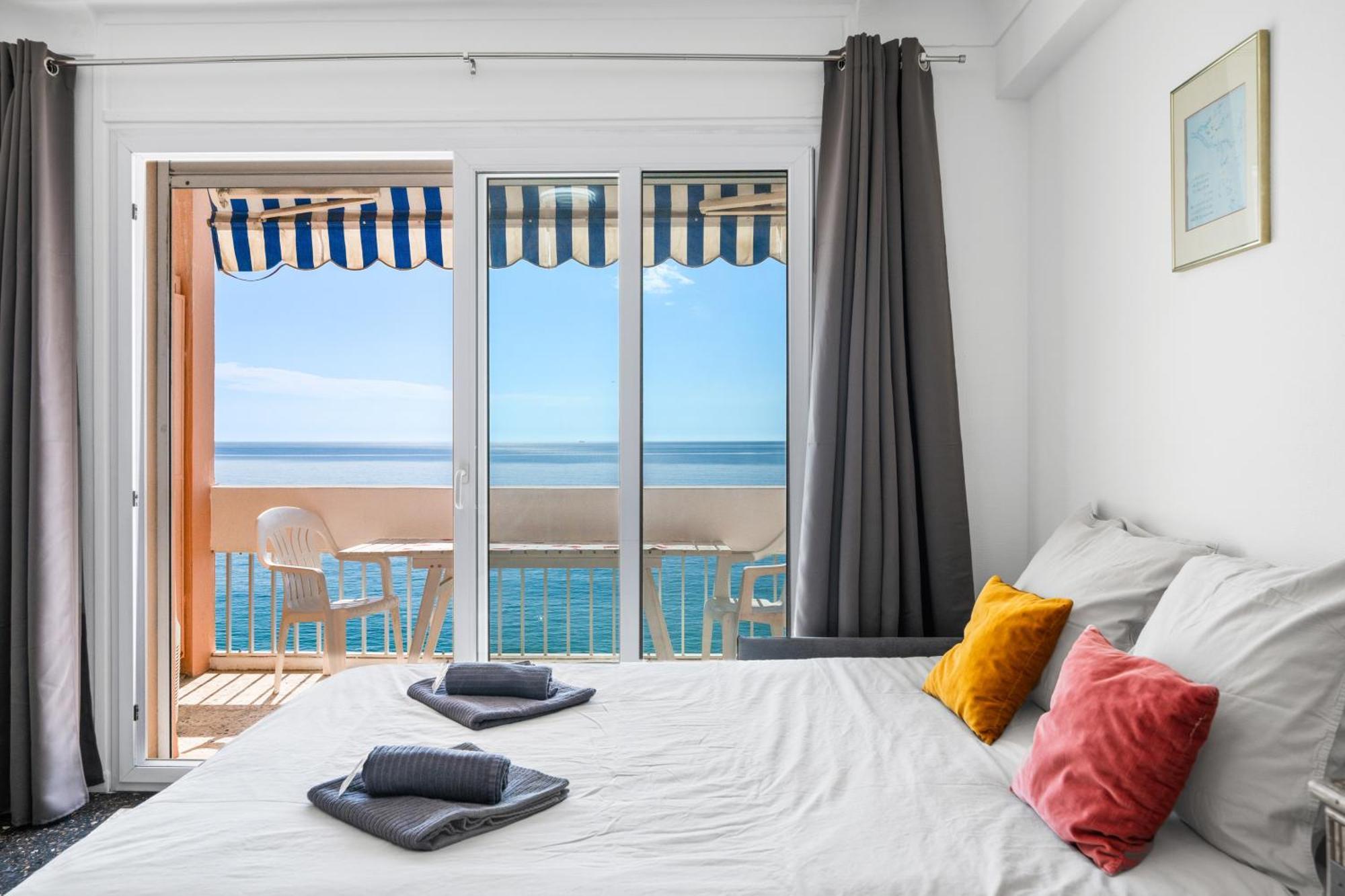 Le Panorama -Vue Exceptionnelle - Dernier Etage - Front De Mer Menton Kültér fotó